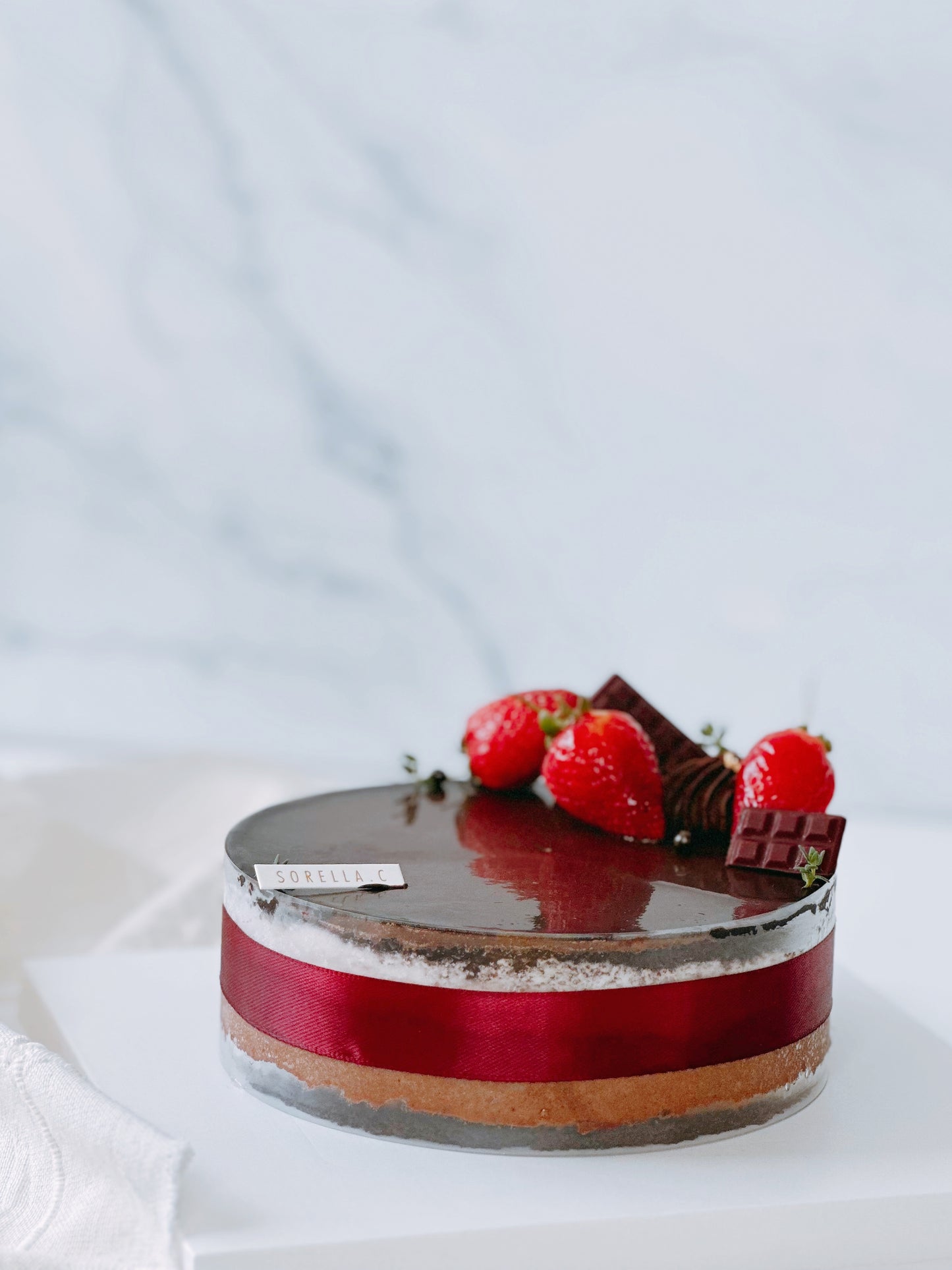 75% Dark Chocolate Strawberry Fudge 6"